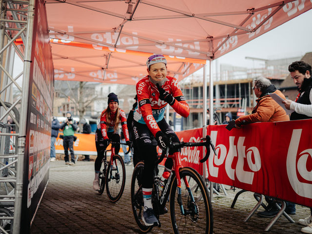 Thalita de Jong rijdt naar sterke achtste plaats in Gent-Wevelgem