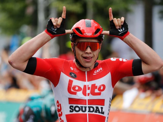 Arnaud De Lie sprint autoritair naar winst in de Ronde van Limburg